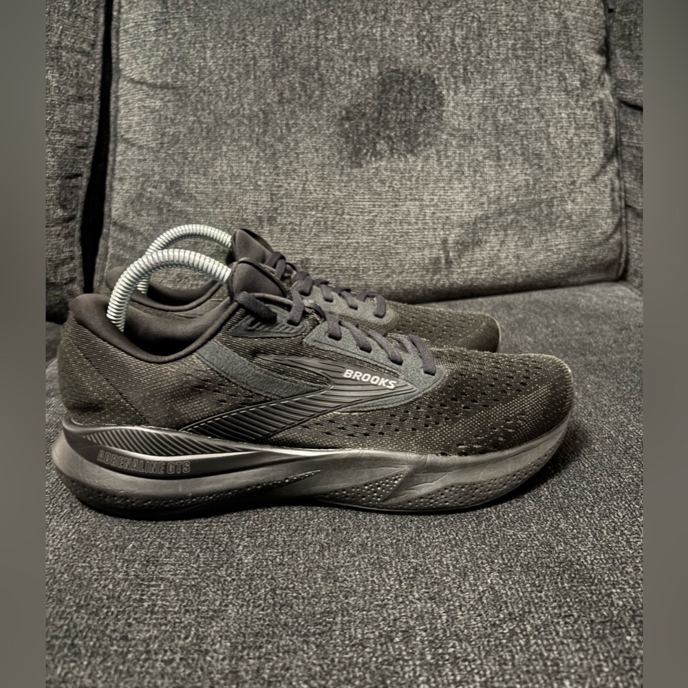Brooks Adrenaline GTS 24 Womens Size 10 Medium B Black Ebony 1204261B020